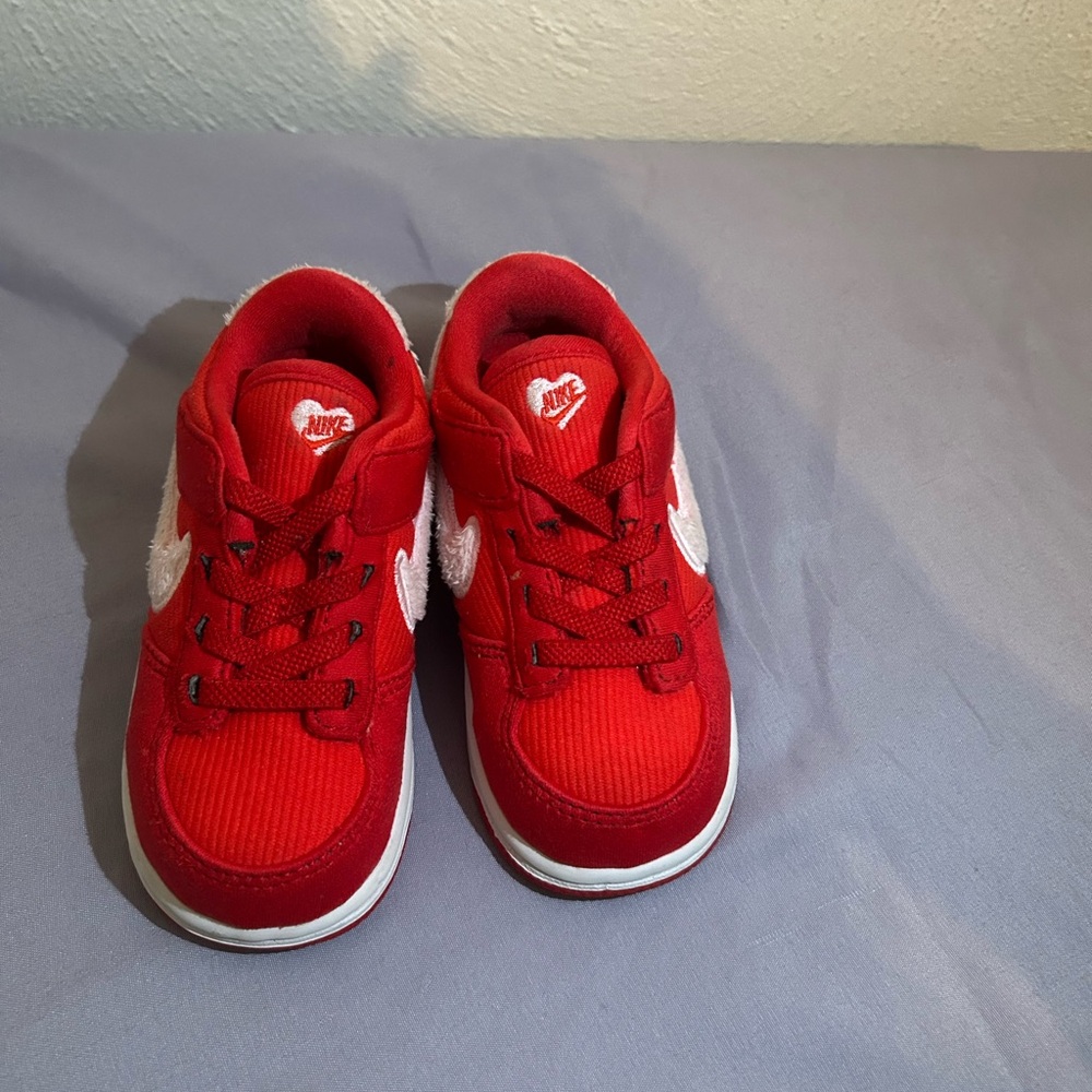 Nike Dunk Low Valentine’s Day (2024) (TD) Red and White 7c